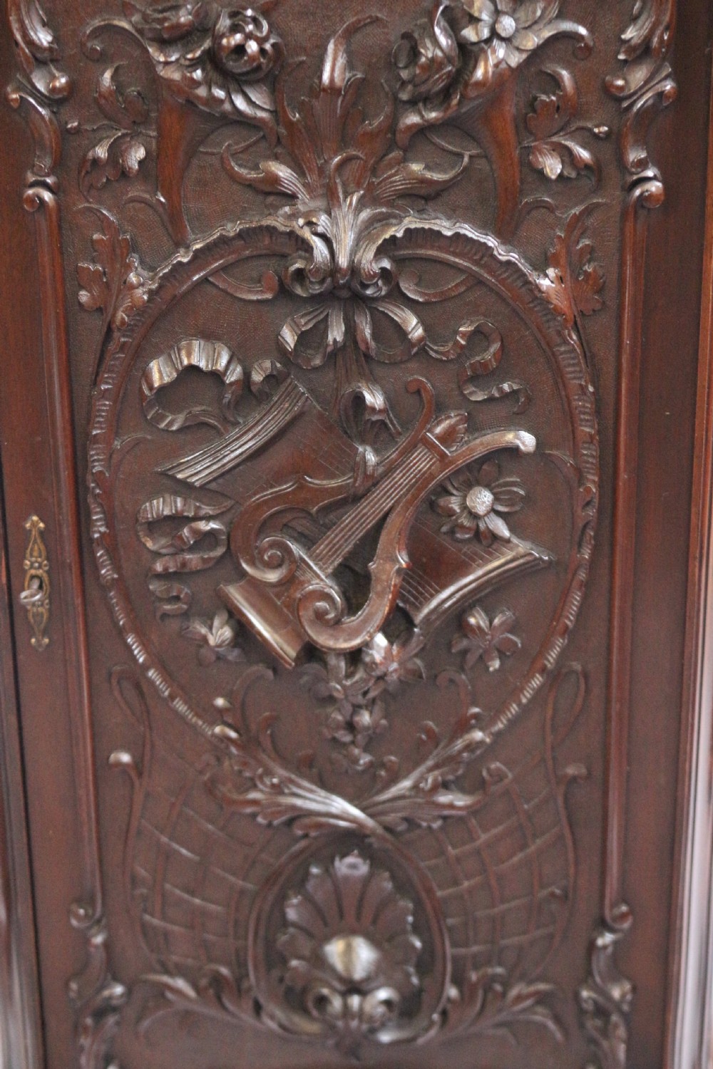 Late Victorian Mahogany Highly Carved Pair of Bedside Cupboards by Maples View VI