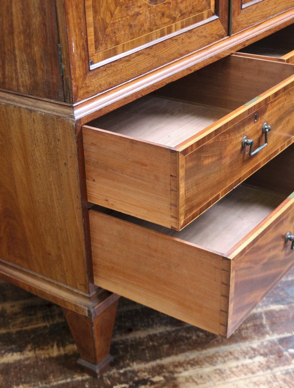 George 111 Fine Quality Mahogany Inlaid Linen Press View XII