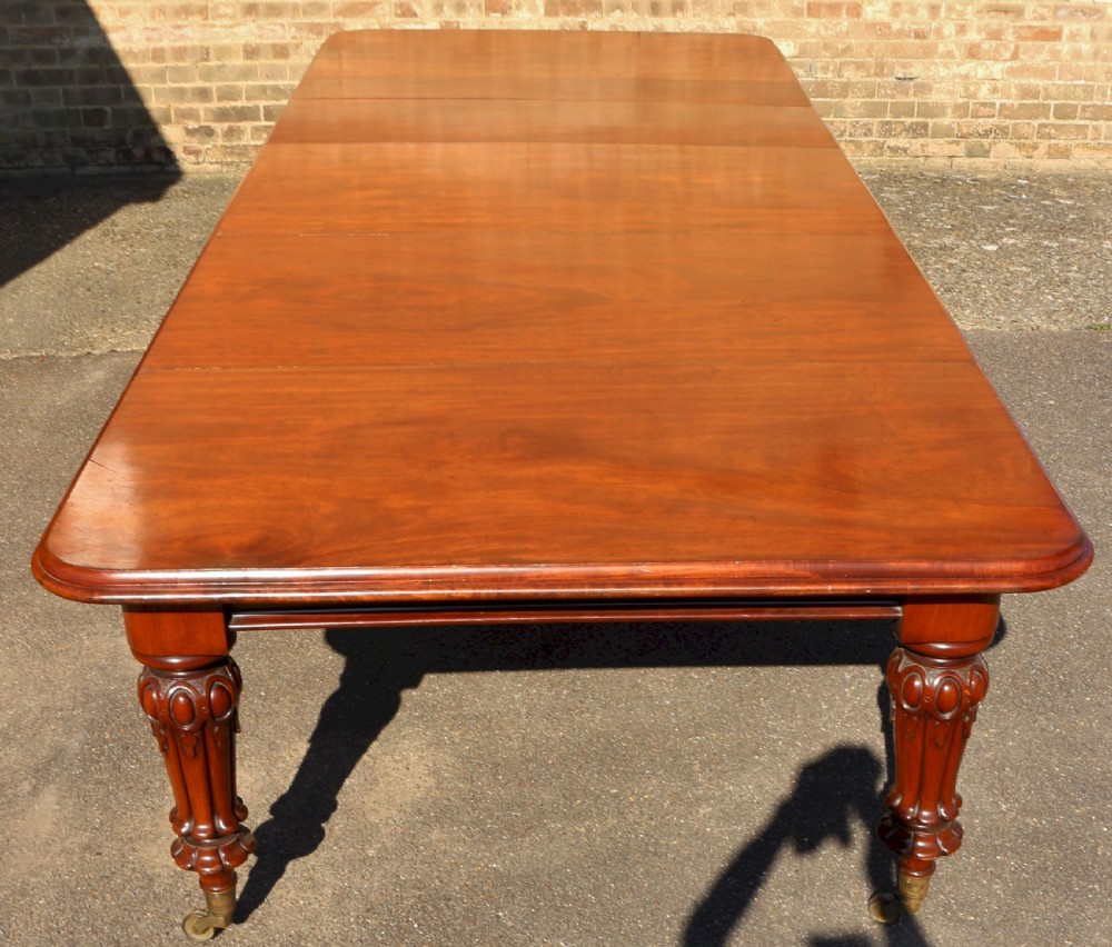 Victorian Mahogany Large Extending Dining Table with 4 Extra Leaves