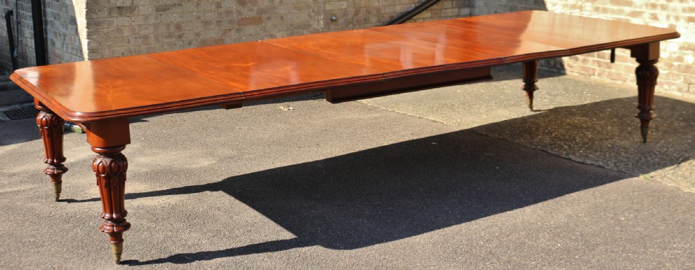 Victorian Mahogany Large Extending Dining Table with 4 Extra Leaves View III