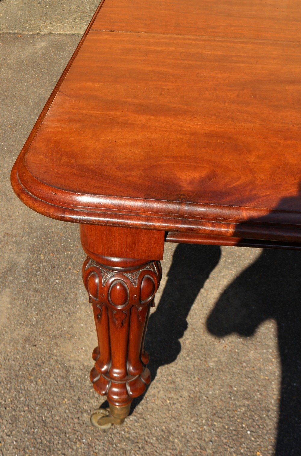 Victorian Mahogany Large Extending Dining Table with 4 Extra Leaves View IX