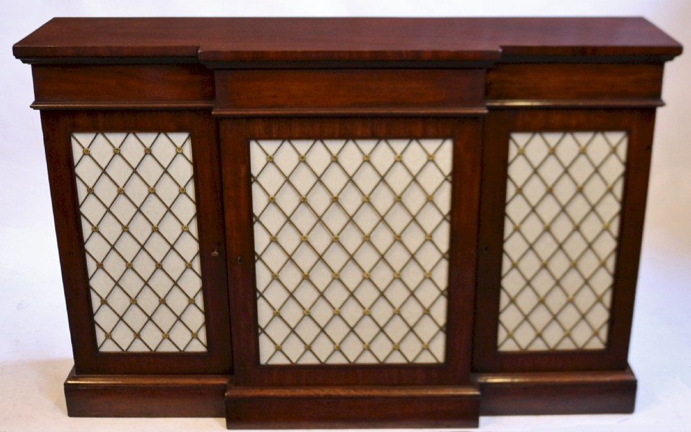 William 1V Mahogany 3 Door Breakfront Side Cabinet