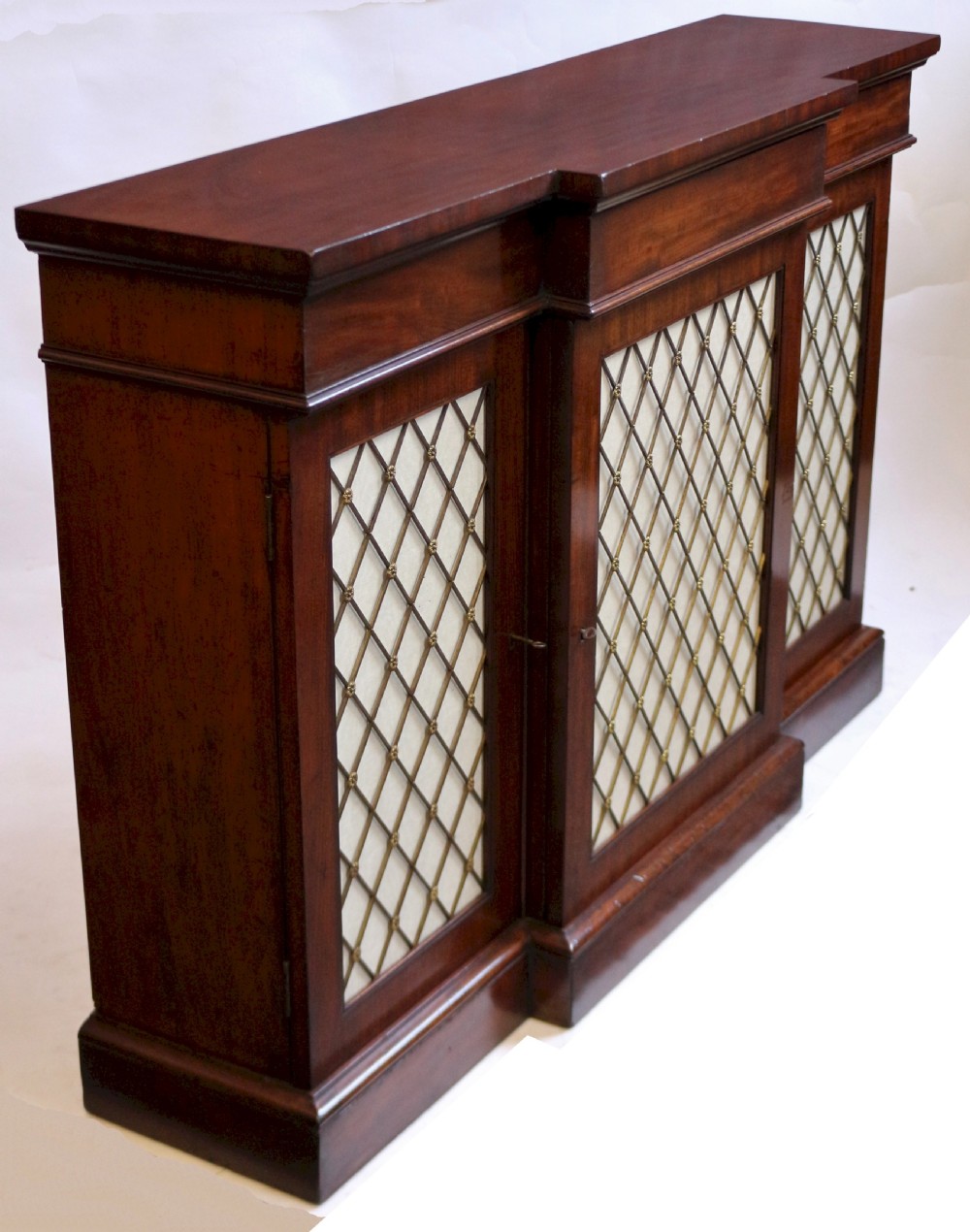 William 1V Mahogany 3 Door Breakfront Side Cabinet View IV