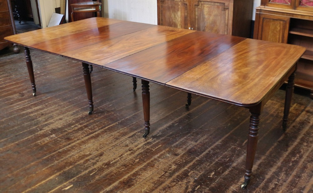 Regency Mahogany Extending Dining with 3 Extra Leaves View VII