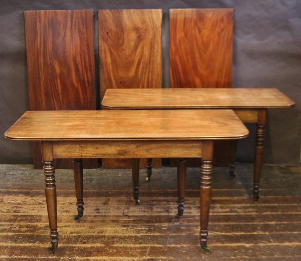 Regency Mahogany Extending Dining with 3 Extra Leaves View VIII