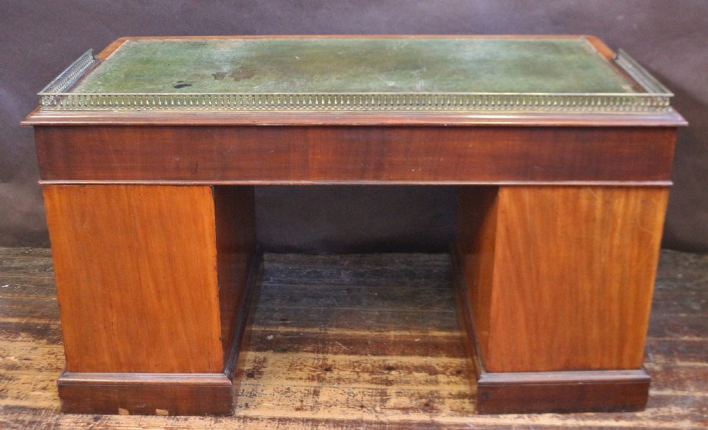 Fine Quality Early Victorian 3 Part 4'6
