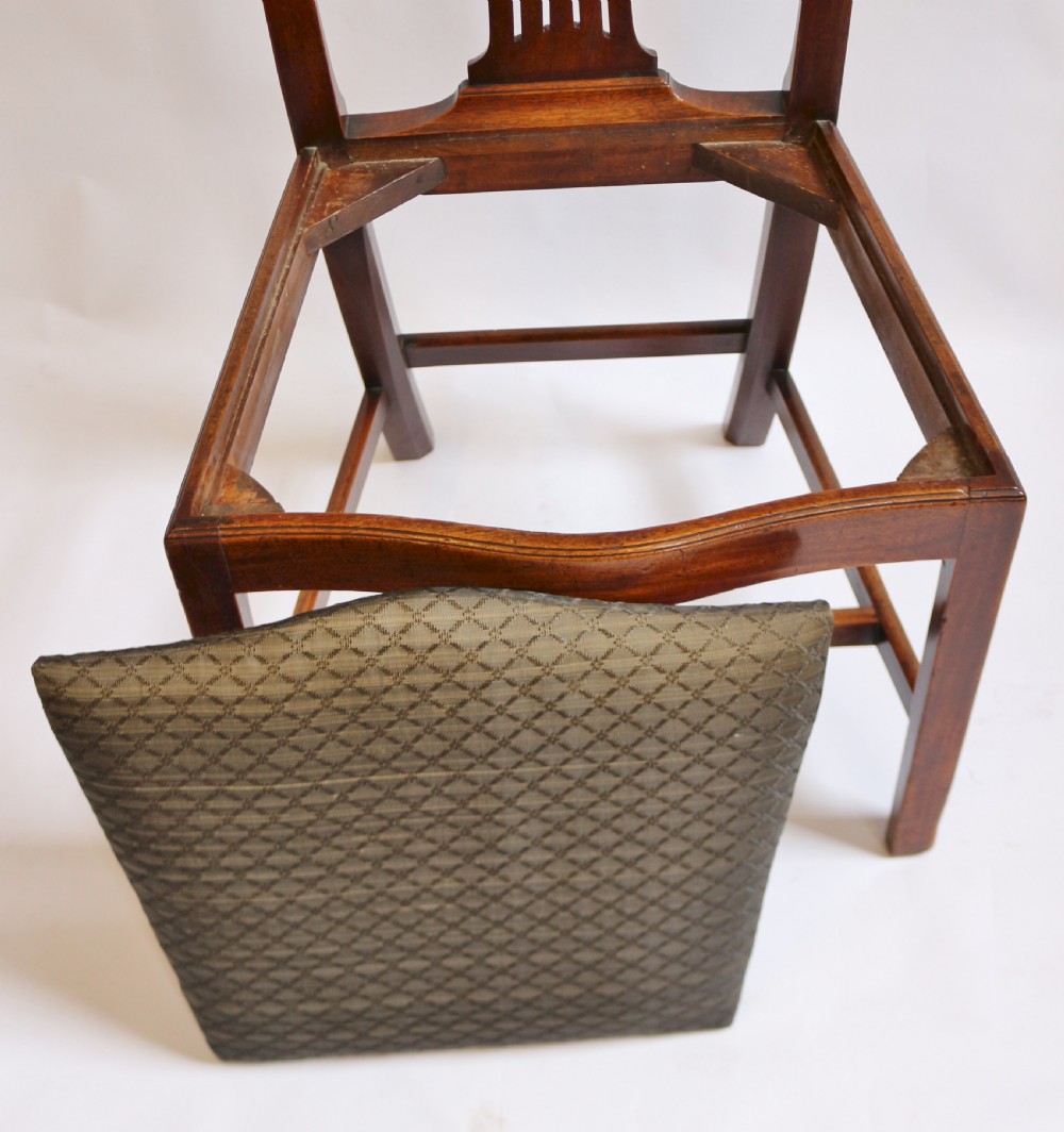 George111 Mahogany Set of 6 Dining Chairs View VIII