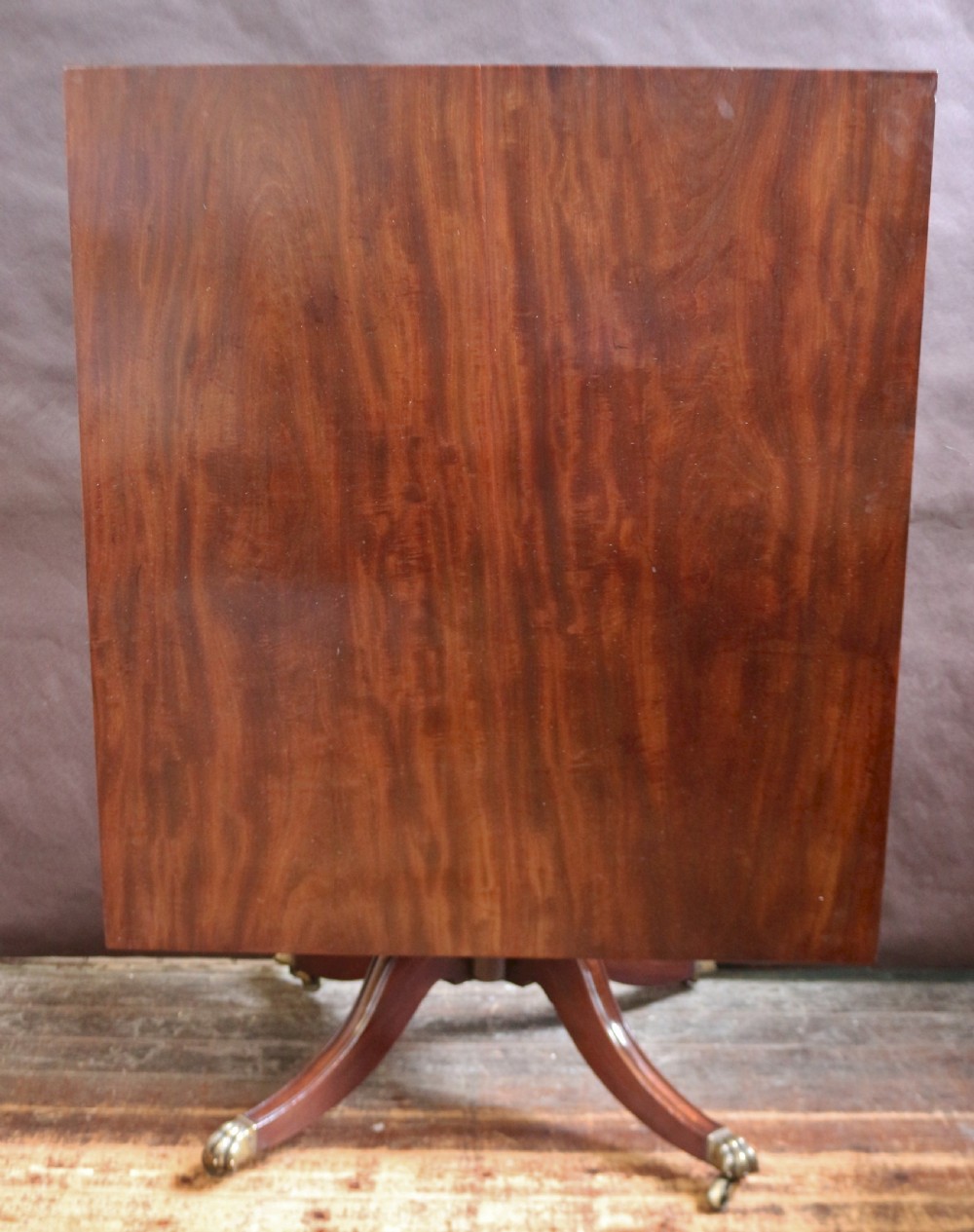George 111 Mahogany 3 Pillar Dining Table with 2 Extra Leaves View VII