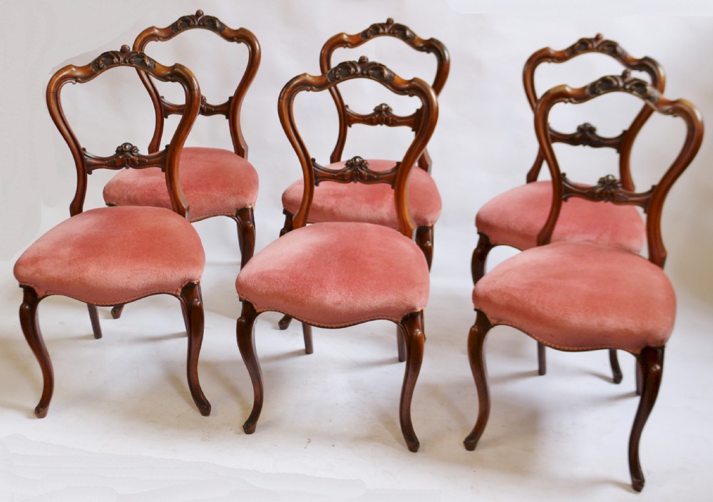 Victorian Good Quality Walnut Set of 6 Cabriole Leg Chairs View II