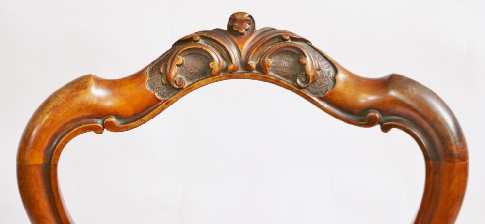 Victorian Good Quality Walnut Set of 6 Cabriole Leg Chairs View V