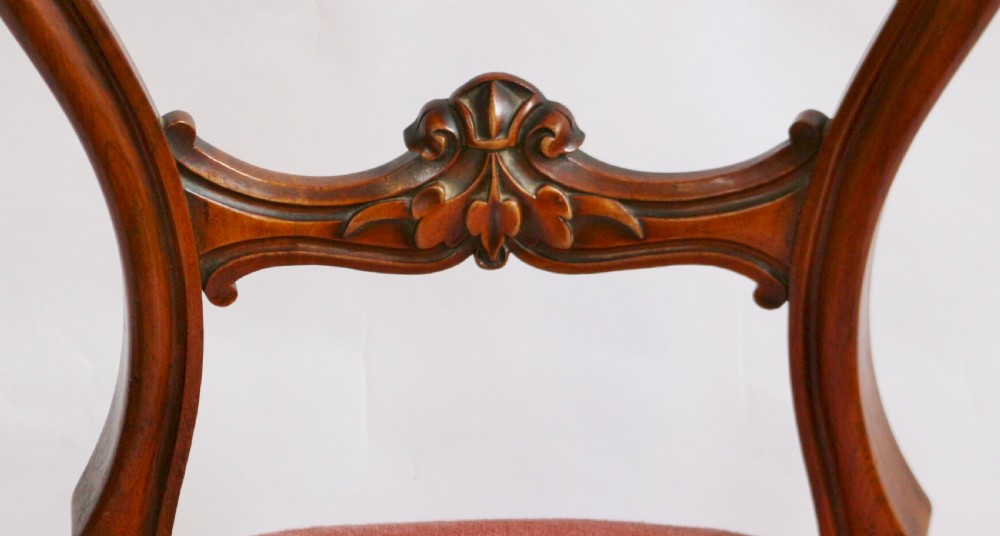 Victorian Good Quality Walnut Set of 6 Cabriole Leg Chairs View VI