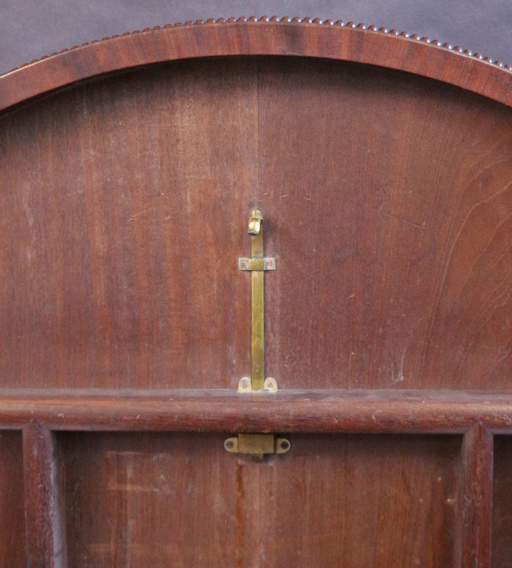 George 1V Mahogany Circular Tilt Top Pedestal Centre Table View VII