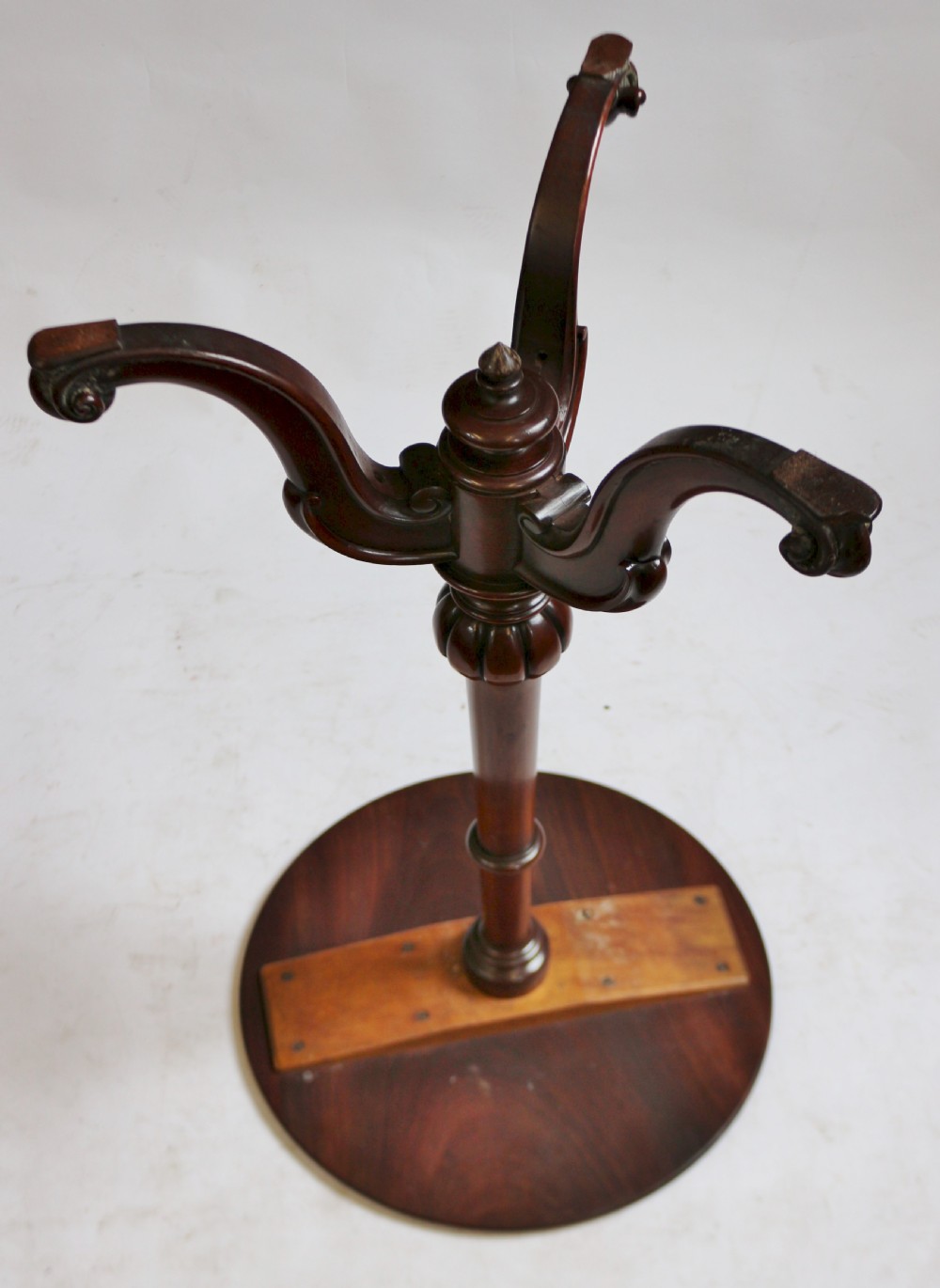 Good Quality Victorian Mahogany Circular Tripod Table View IV