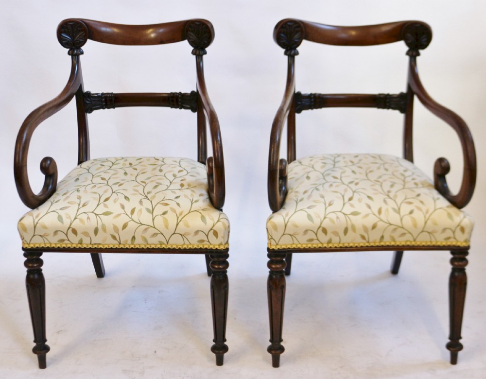 Fine Set of 6 & 2 William 1V Mahogany Dining Chairs View III