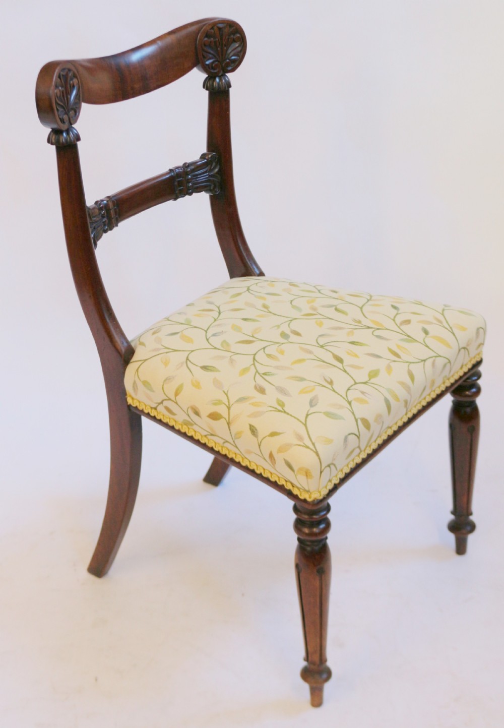 Fine Set of 6 & 2 William 1V Mahogany Dining Chairs View IX
