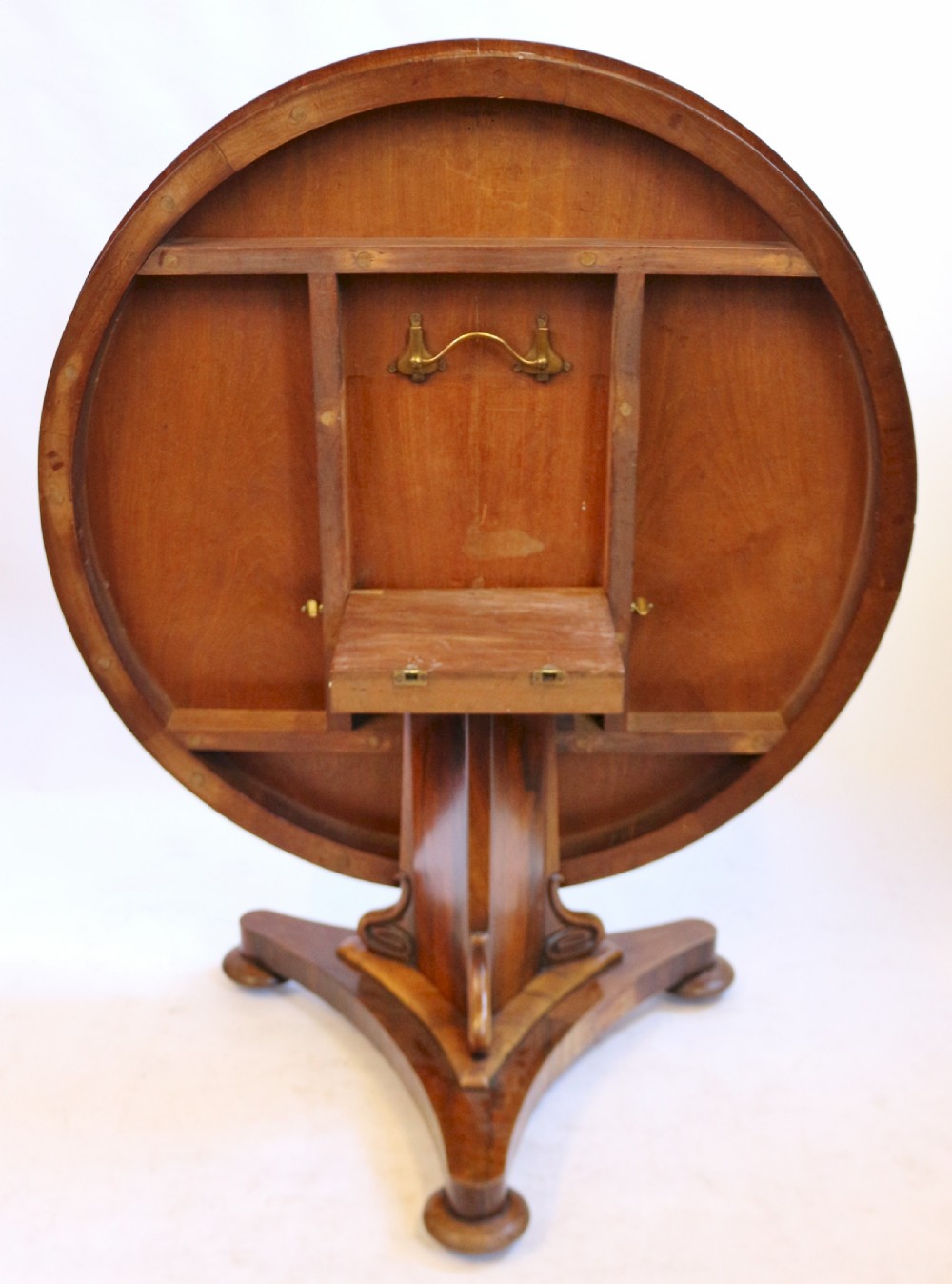 William IV Figured Rosewood Round Pedestal Centre Table View IV