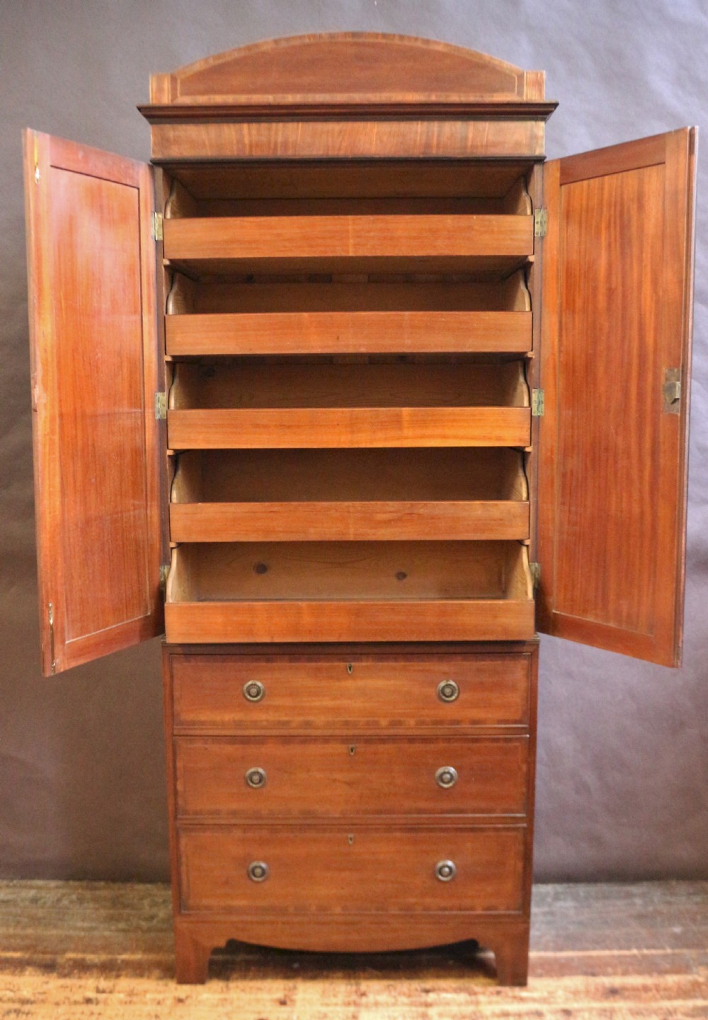 George 111 Mahogany Narrow Linen Press View II