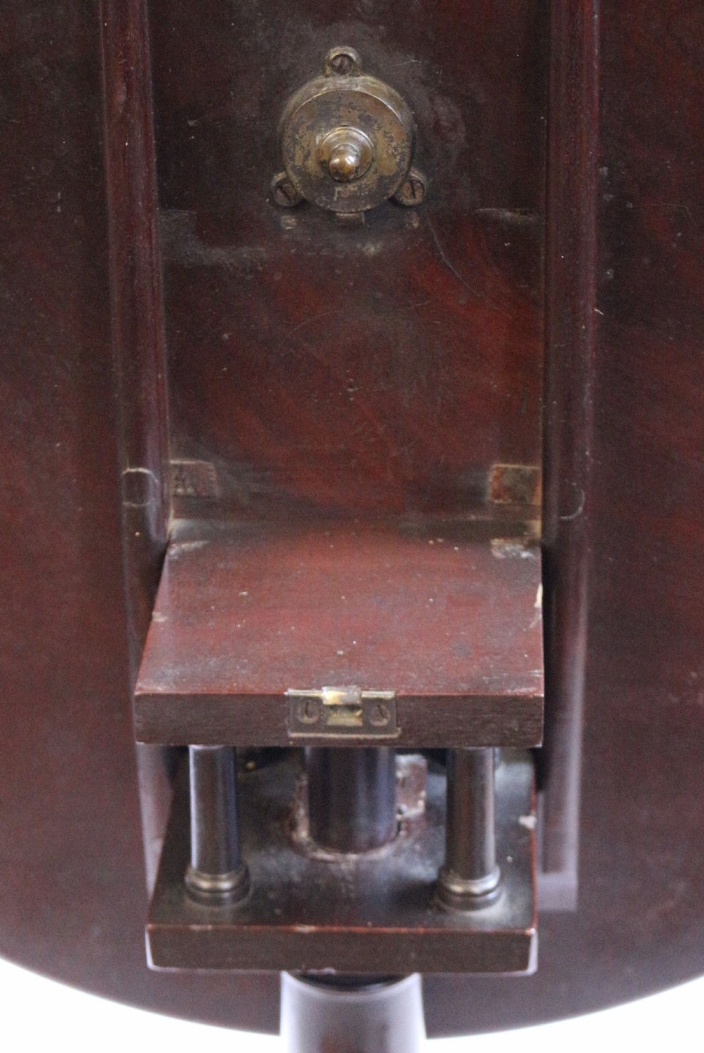 Fine Early George 111 Mahogany Round Birdcage Tripod Table View VII