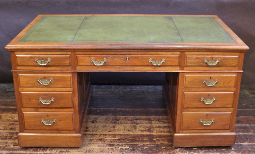 Late Victorian Solid Walnut 5' Kneehole Desk having 9 Mahogany Lined Drawers
