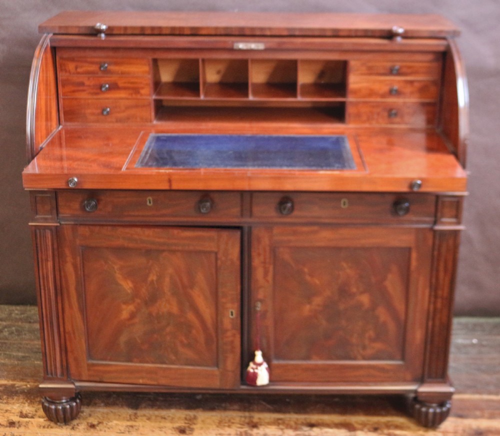 Fine Quality Geog. 1V Mahogany Cylinder Top Bureau View III