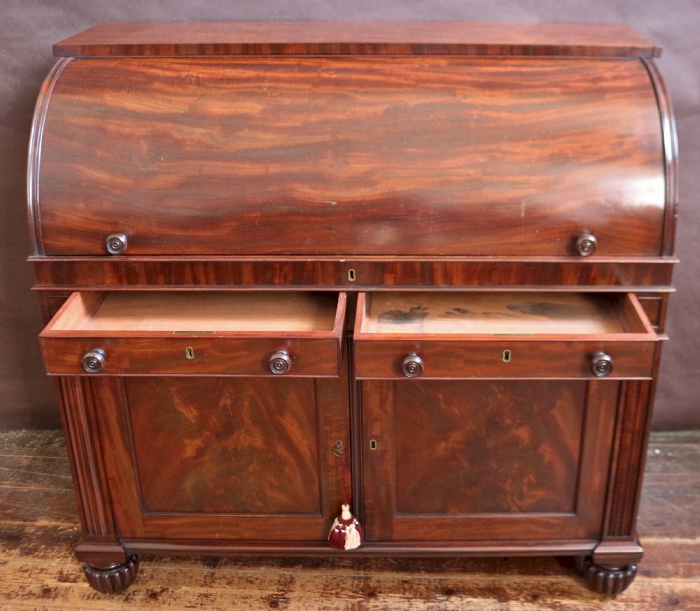 Fine Quality Geog. 1V Mahogany Cylinder Top Bureau View V