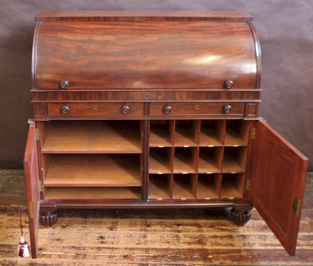 Fine Quality Geog. 1V Mahogany Cylinder Top Bureau View VI