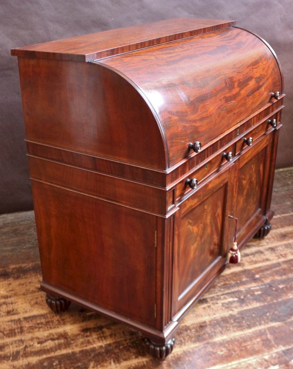 Fine Quality Geog. 1V Mahogany Cylinder Top Bureau View IX