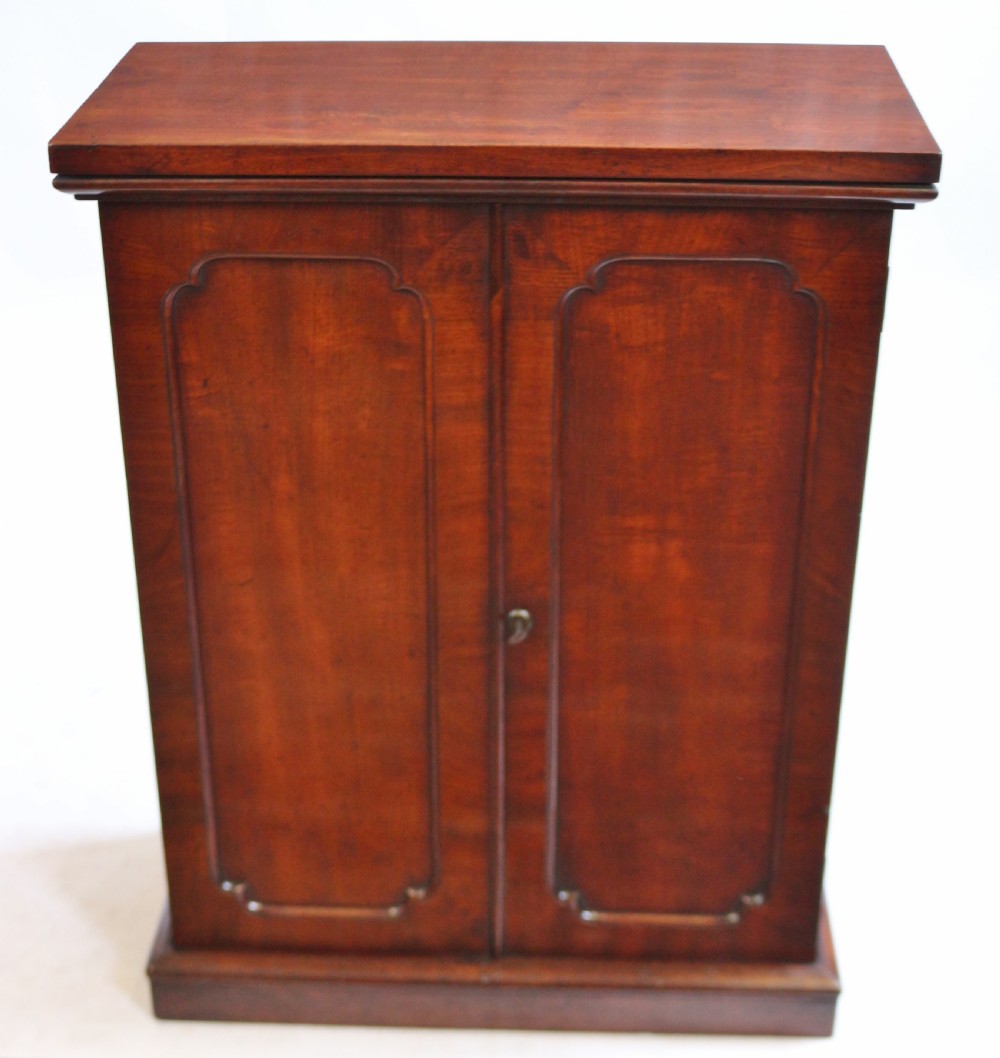 Early 19C Mahogany Small 2 Door Cupboard