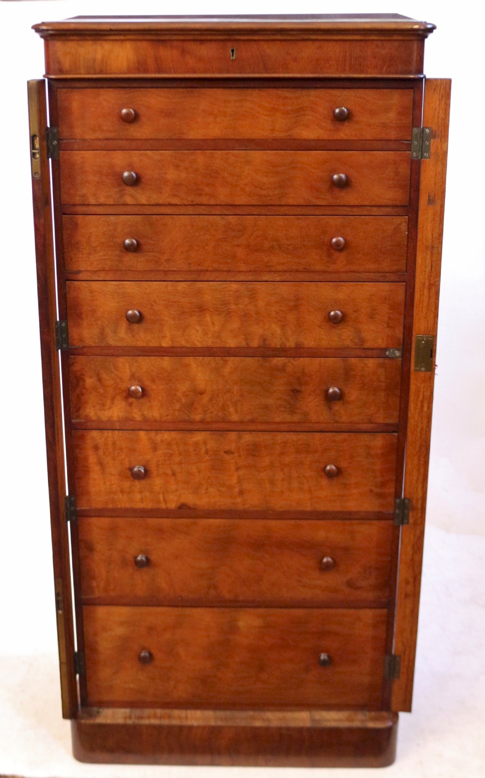 Good Quality Victorian Mahogany 8 Drawer Wellington Chest View II