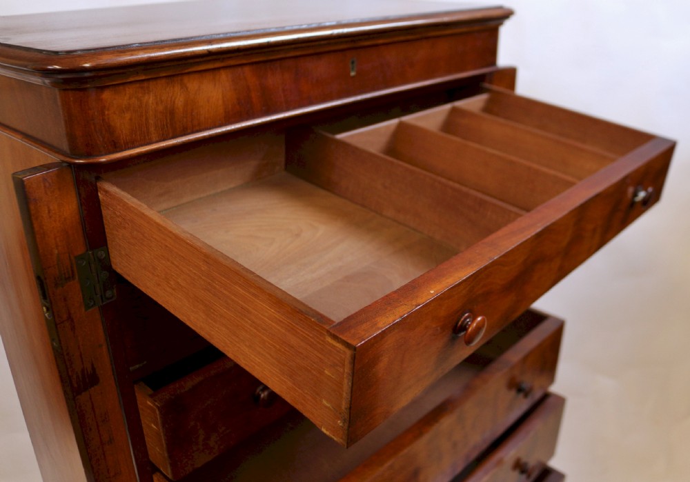 Good Quality Victorian Mahogany 8 Drawer Wellington Chest View X
