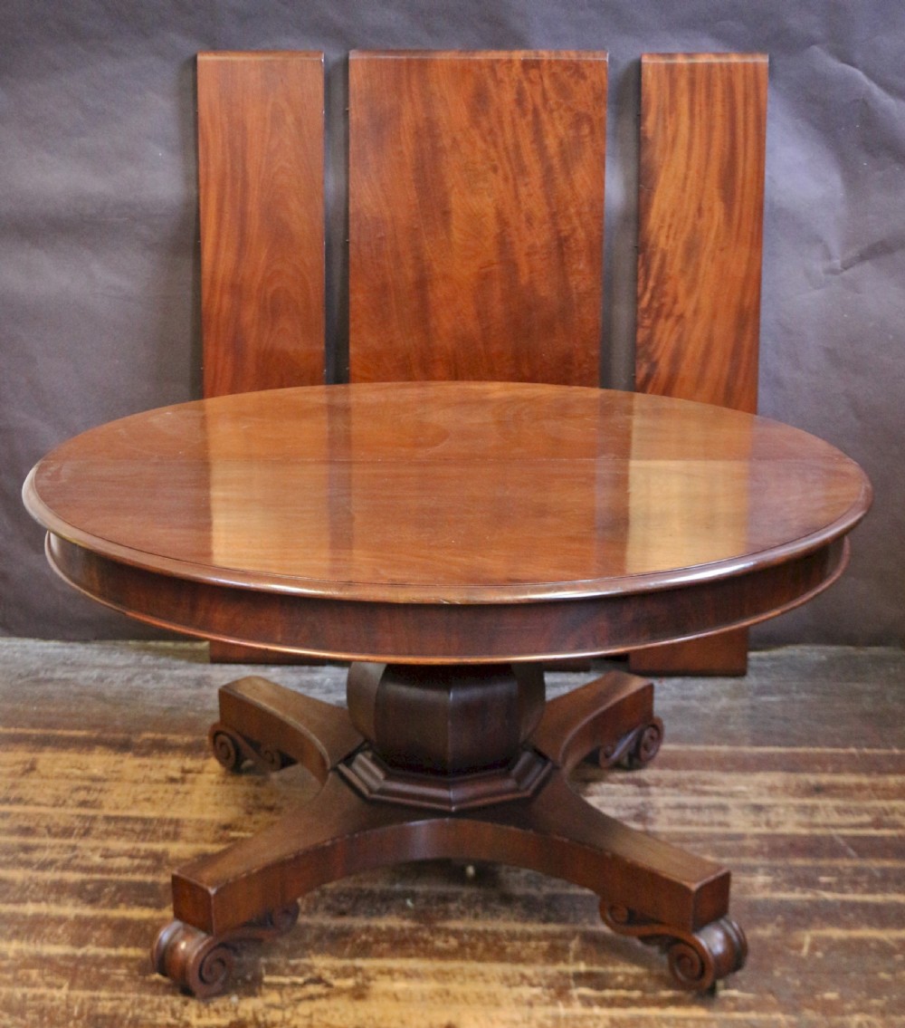 William 1V Mahogany Pedestal Extending Dining Table with 3 Leaves