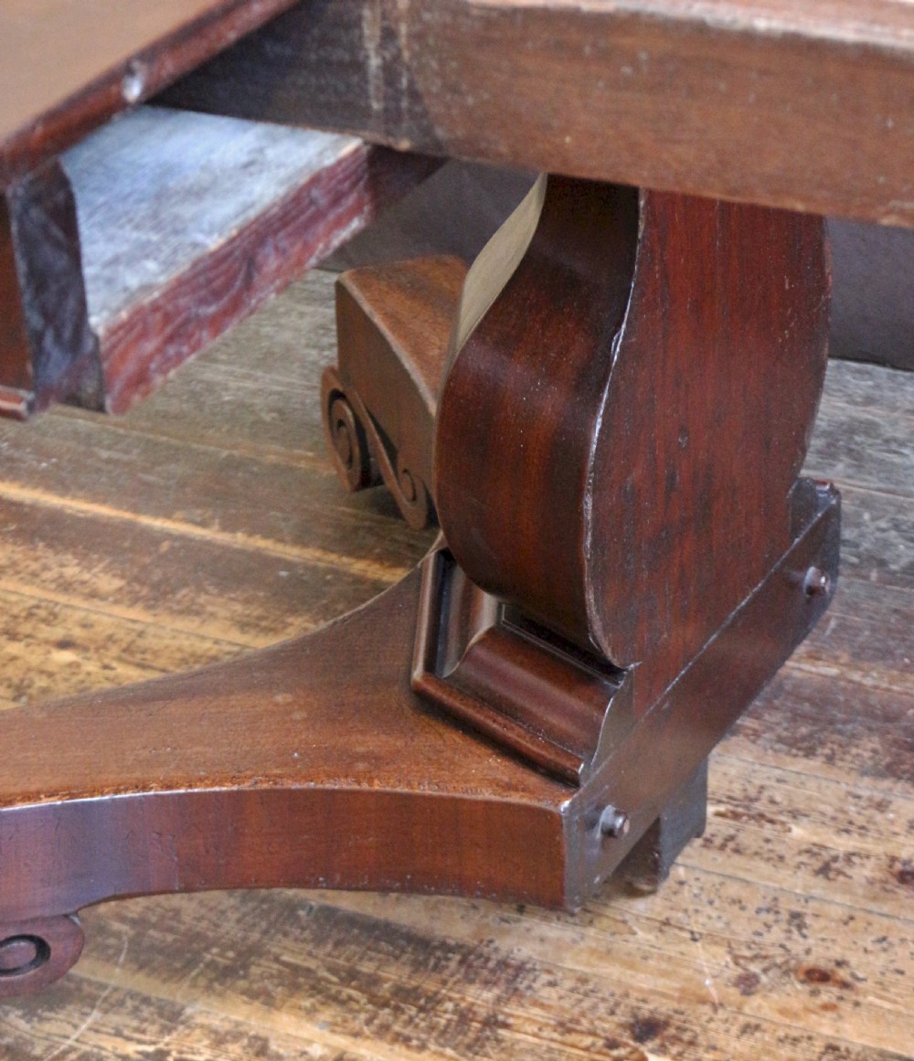 William 1V Mahogany Pedestal Extending Dining Table with 3 Leaves View XI