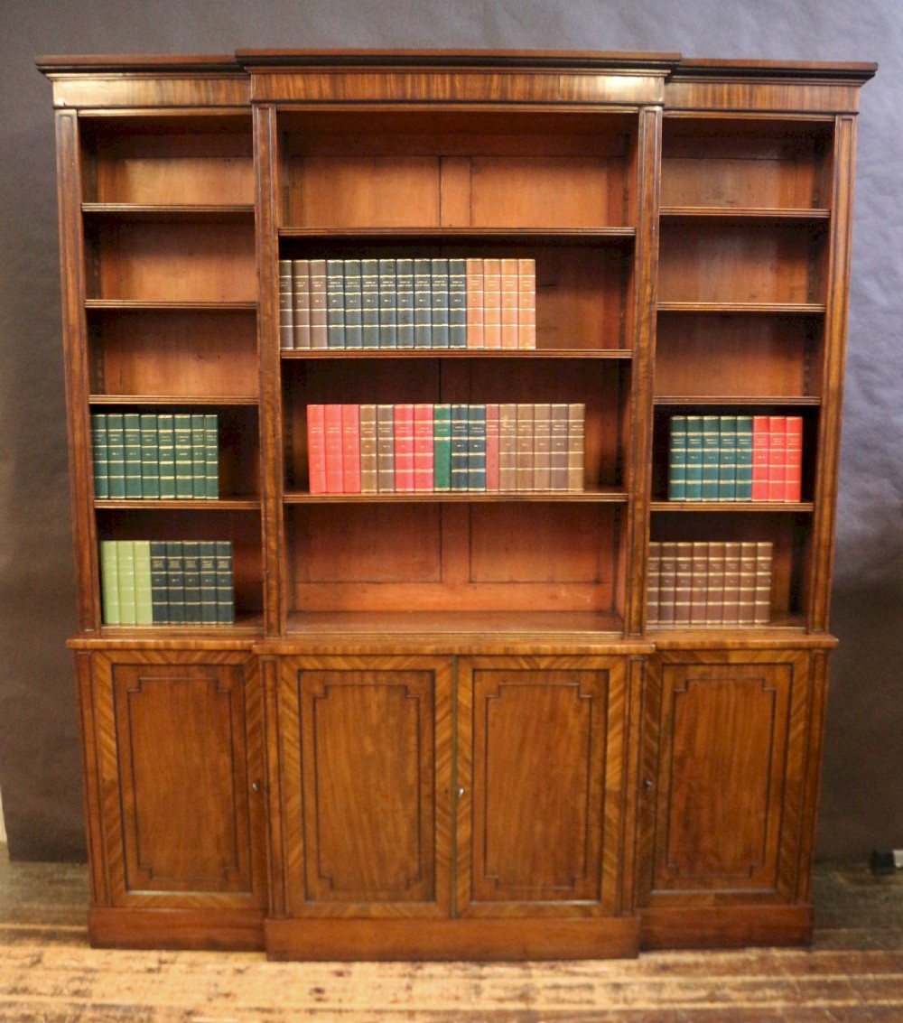 Fine Regency Mahogany Open Top Breakfront Bookcase