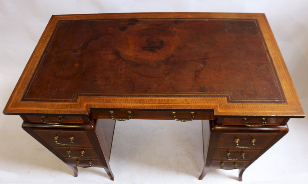 Edwardian Mahogany 9 Drawer Kneehole Desk View IV