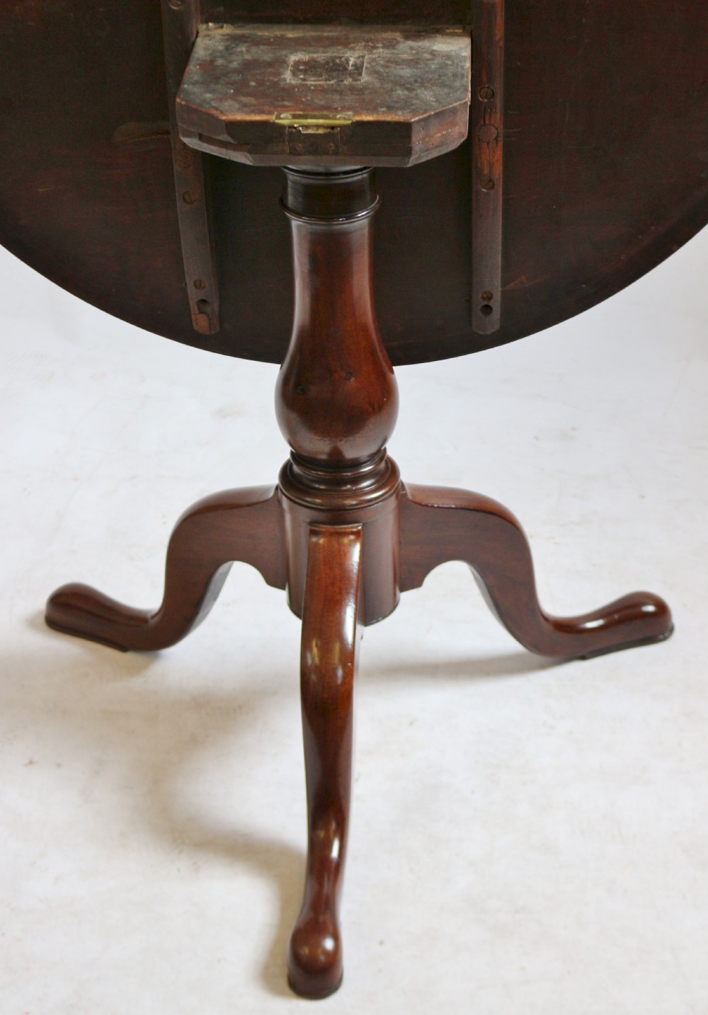 George111 Mahogany Round Tilt Top Wine Table View V