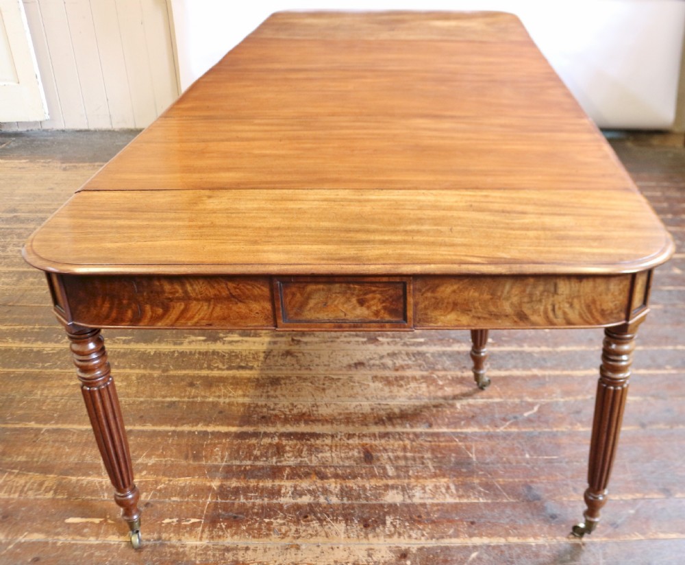 Regency Mahogany Fold Over 3 Leaf Concertina Action Extending Dining Table.