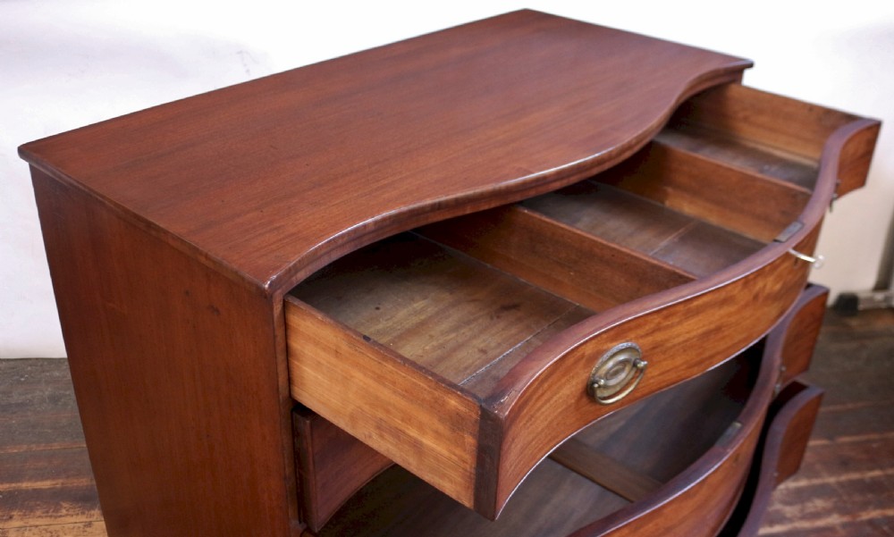 George 111 Mahogany 4 Drawer Serpentine Chest View VII