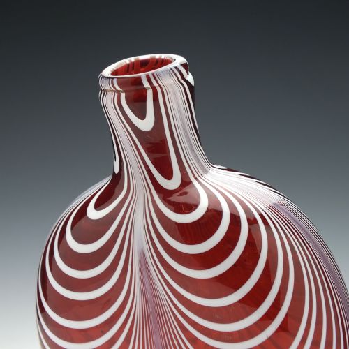 19TH CENTURY NAILSEA CRANBERRY GLASS FLASK C1850 - ADDITIONAL PHOTO 3