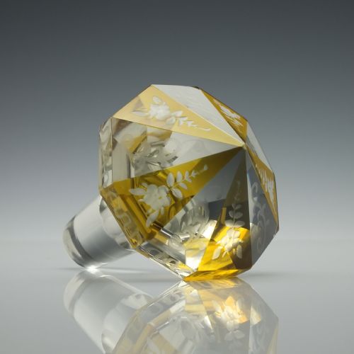 AMBER CUT AND ENGRAVED 19TH CENTURY GLASS DECANTER C1910 - ADDITIONAL PHOTO 6