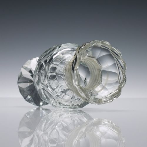 RARE SCREW TOP FRENCH 19TH CENTURY CUT GLASS SUGAR CASTER - ADDITIONAL PHOTO 4