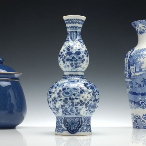 A RIBBED DUTCH DOUBLE GOURD VASE C1910 - ADDITIONAL PHOTO 1