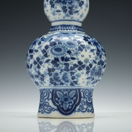 A RIBBED DUTCH DOUBLE GOURD VASE C1910 - ADDITIONAL PHOTO 3