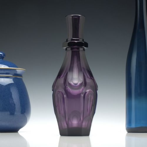 19TH CENTURY AMETHYST CUT GLASS WINE CARAFE - ADDITIONAL PHOTO 3