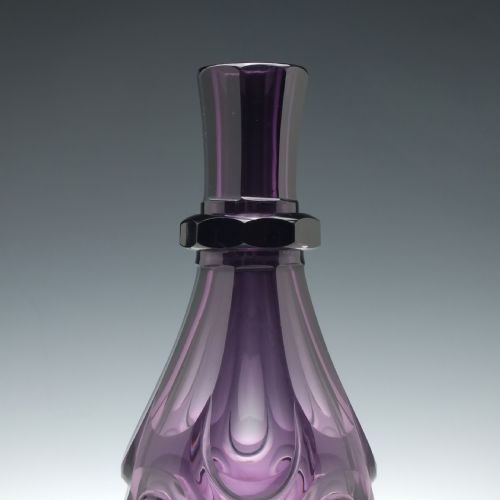 19TH CENTURY AMETHYST CUT GLASS WINE CARAFE - ADDITIONAL PHOTO 1