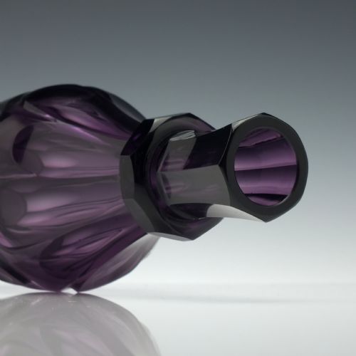 19TH CENTURY AMETHYST CUT GLASS WINE CARAFE - ADDITIONAL PHOTO 2
