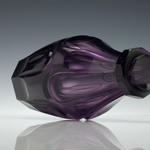 19TH CENTURY AMETHYST CUT GLASS WINE CARAFE - ADDITIONAL PHOTO 4
