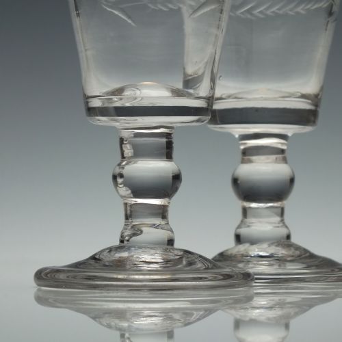PAIR OF ENGRAVED GEORGIAN DRAM GLASSES C1750 - ADDITIONAL PHOTO 3