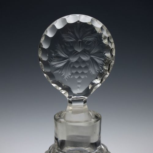 PAIR OF LARGE VICTORIAN INTAGLIO CUT GLASS DECANTERS C1890 - ADDITIONAL PHOTO 3