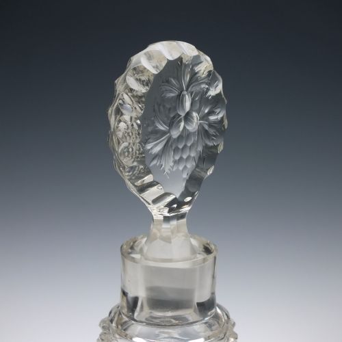 PAIR OF LARGE VICTORIAN INTAGLIO CUT GLASS DECANTERS C1890 - ADDITIONAL PHOTO 4