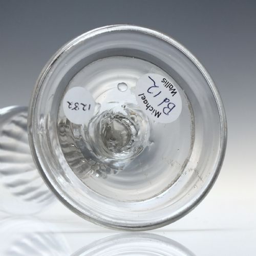 GEORGIAN BALUSTROID RIB MOULDED WINE GLASS C1740 - ADDITIONAL PHOTO 1